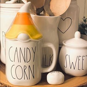 Rae Dunn candy corn mug with gnome topper🎃